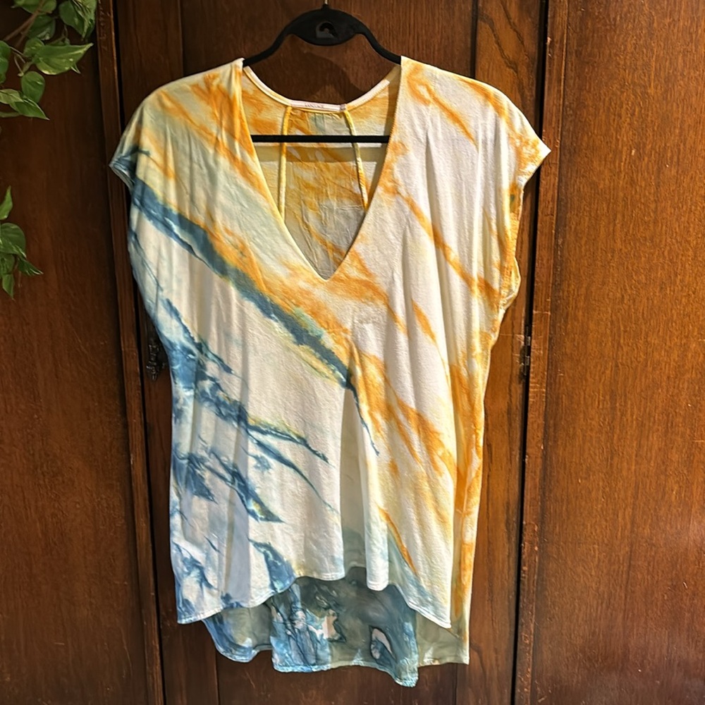 High/Low deep V-neck t-shirt - Picture 2 of 4